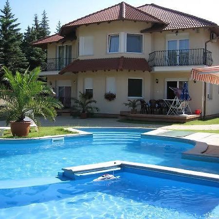 Happy Sun Medencés Apartman Siófok Exterior foto